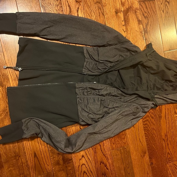 Lululemon reversible dance studio hoodie - Picture 1 of 3